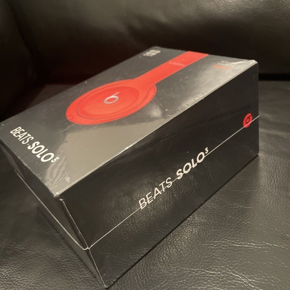 BEATS BY DR. DRE SOLO 3 WIRELESS HEADPHONES - Picture 2 of 6